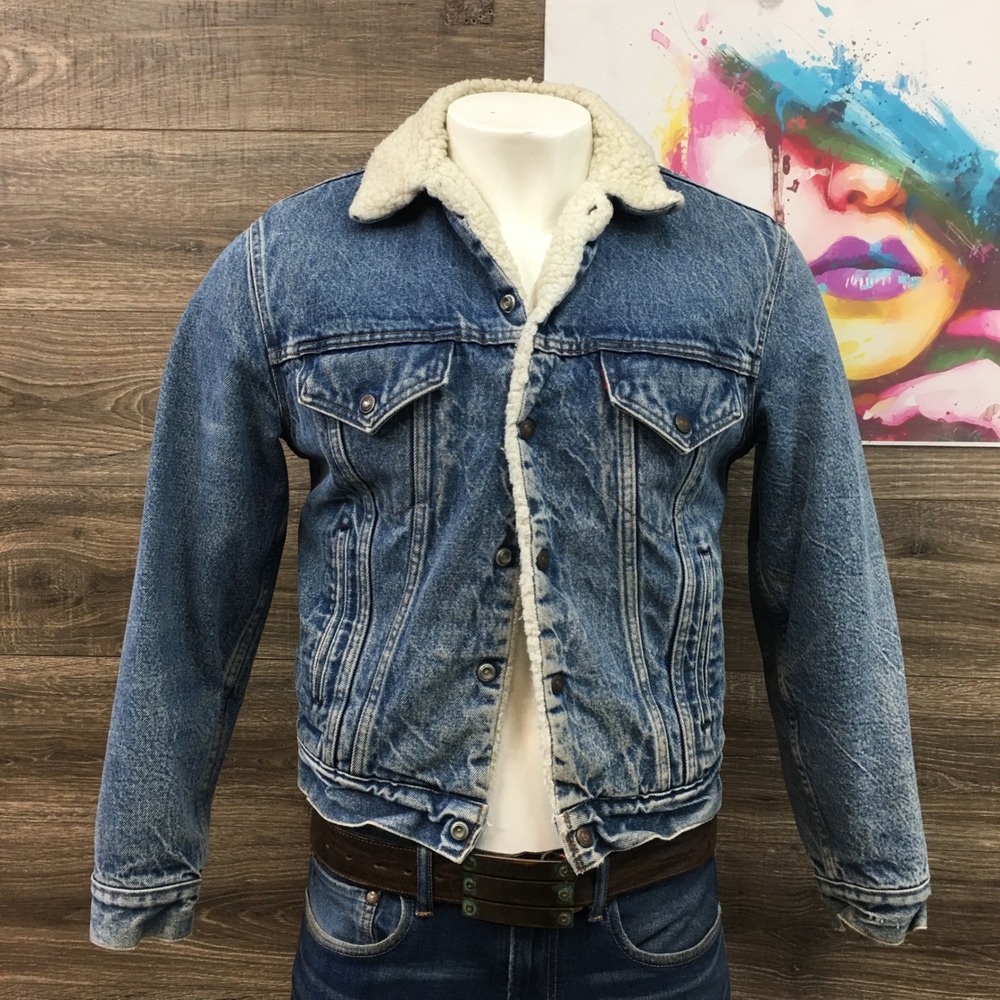 Vintage Levis Sherpa Lined‎ Denim Trucker Jacket Made in USA Blue 38R 70608 0216
